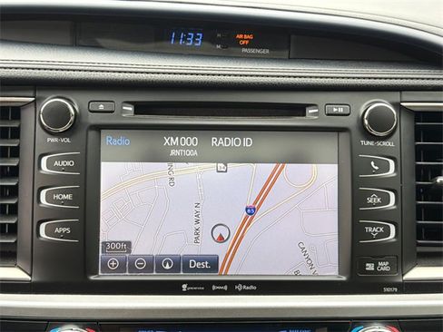 Used 2018 Toyota Highlander XLE image 29