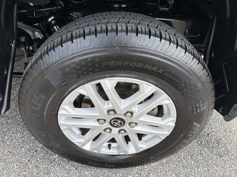 Used 2022 Toyota Tundra SR5 w/ Convenience Package RWD image 29