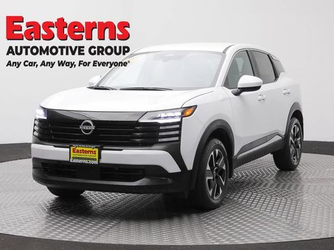 Used 2025 Nissan Kicks SV AWD/4WD image 1
