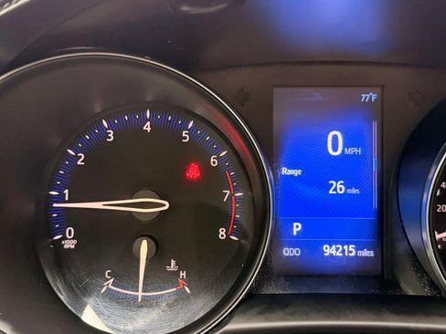 Used 2018 Toyota C-HR XLE FWD image 35