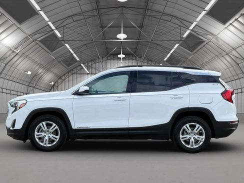 Used 2018 GMC Terrain SLE w/ Driver Convenience Package FWD image 4