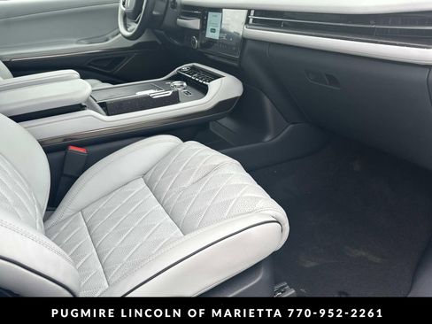 New 2026 Lincoln Navigator L Black Label AWD/4WD image 31