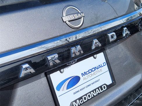 Used 2021 Nissan Armada SL w/ Captain's Chairs Package image 8