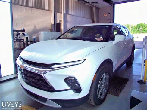 Used 2023 Chevrolet Blazer LT AWD/4WD image 2