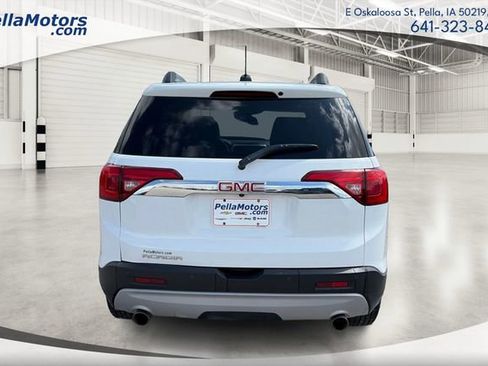 Used 2017 GMC Acadia SLT w/ LPO, Floor Liner Package FWD image 4
