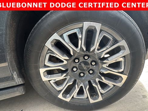 Used 2023 GMC Yukon Denali Ultimate AWD/4WD image 20