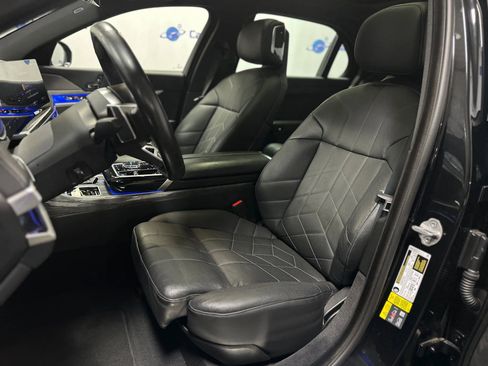 Used 2024 BMW i7 xDrive60 AWD/4WD image 19
