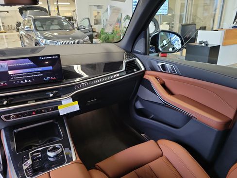 New 2026 BMW X5 xDrive40i w/ Executive Package AWD/4WD image 19