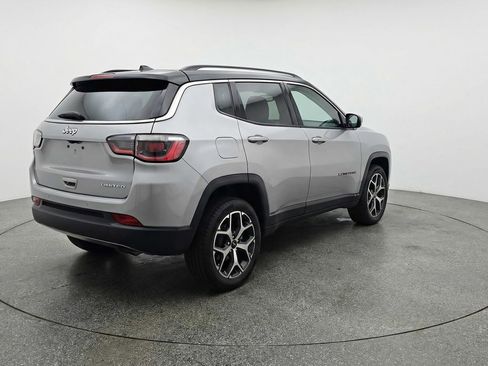 Used 2025 Jeep Compass Limited image 7