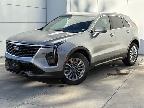 Certified 2024 Cadillac XT4 Premium Luxury image 1