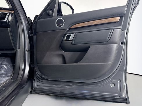 Used 2017 Land Rover Discovery HSE Luxury image 24