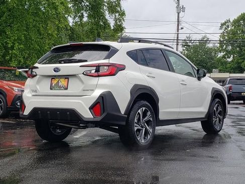 Used 2025 Subaru Crosstrek 2.0i Premium image 3