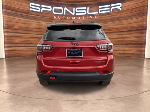 Used 2025 Jeep Compass Trailhawk image 6