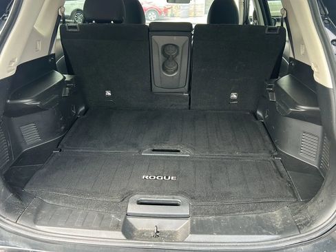 Used 2019 Nissan Rogue SV AWD/4WD image 13