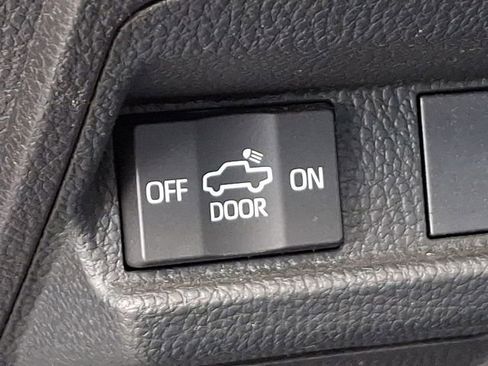 Used 2025 Toyota Tacoma TRD Off-Road image 30