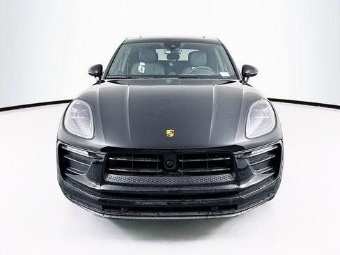 Certified 2025 Porsche Macan image 6