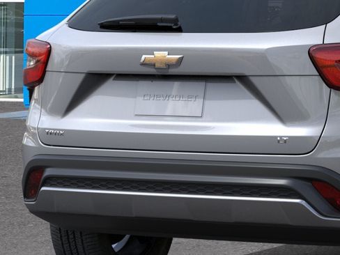 New 2026 Chevrolet Trax LT w/ LT Convenience Package FWD image 37