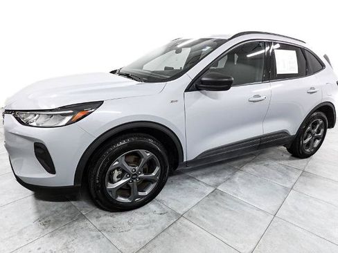 Certified 2025 Ford Escape ST-Line AWD/4WD image 4