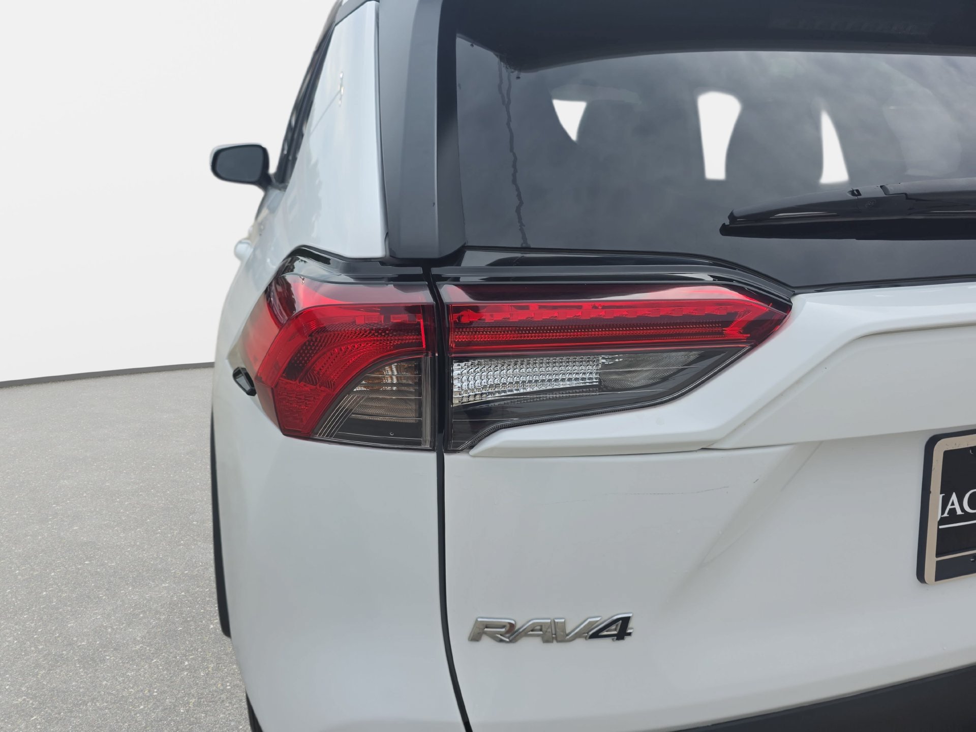 Used 2023 Toyota RAV4 XLE w/ Convenience Package FWD image 33