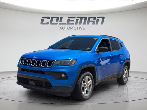 Used 2024 Jeep Compass Latitude AWD/4WD image 1