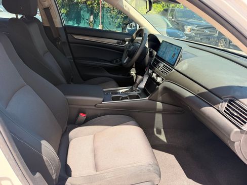 Used 2018 Honda Accord LX image 15