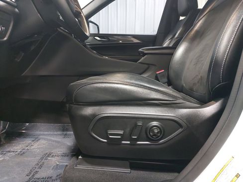 Used 2023 Jeep Grand Cherokee L Laredo image 31