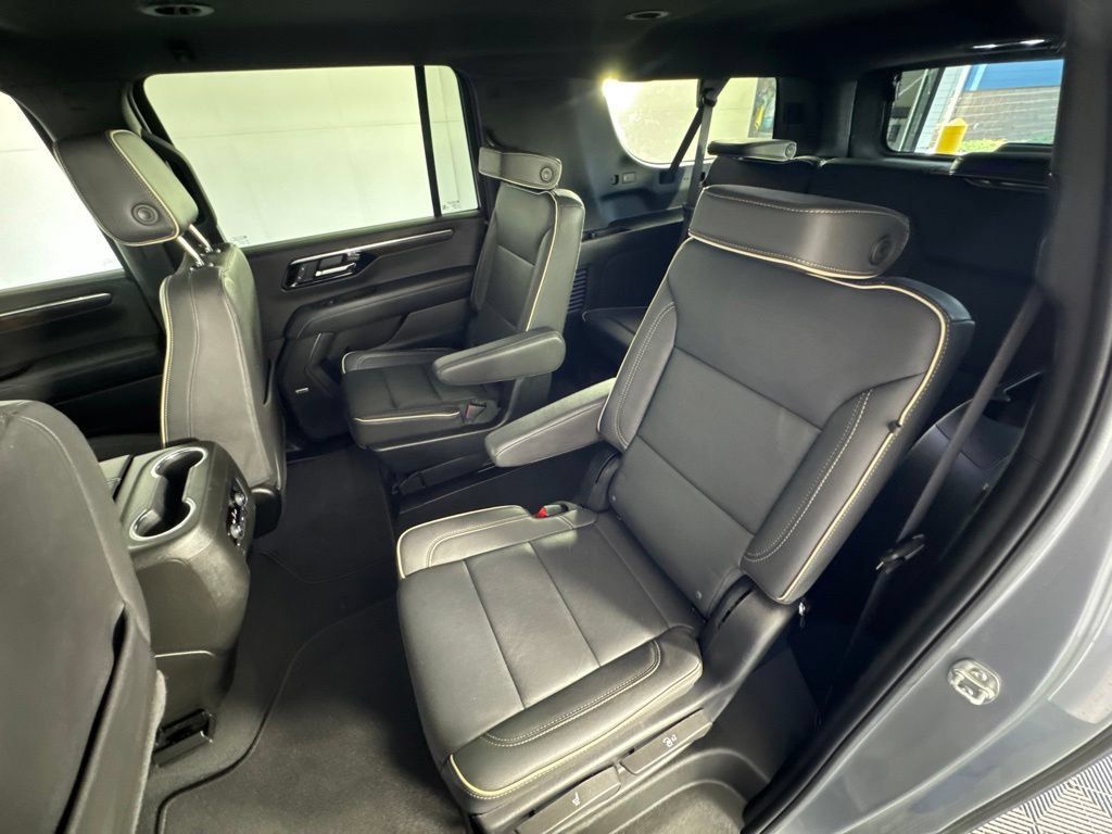 Certified 2025 Chevrolet Suburban Premier AWD/4WD image 27
