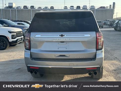 Used 2023 Chevrolet Tahoe Premier w/ Premium Package AWD/4WD image 4