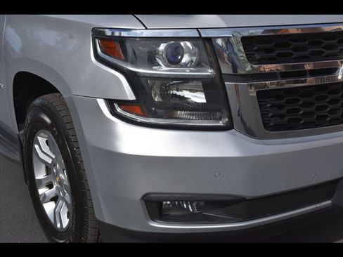 Used 2016 Chevrolet Suburban LT w/ Luxury Package image 44