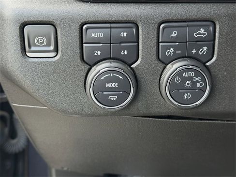 Used 2022 Chevrolet Silverado 1500 High Country w/ Z71 Off-Road Package image 23