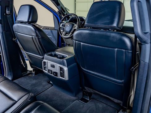 Used 2022 Ford F250 Lariat w/ Black Appearance Package AWD/4WD image 29