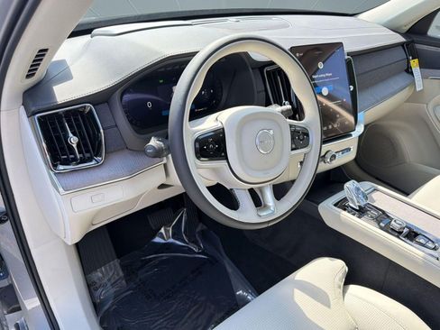 New 2026 Volvo XC90 B6 Ultra w/ Protection Package image 4