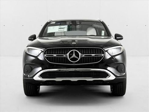 Used 2026 Mercedes-Benz GLC 300 4MATIC image 2