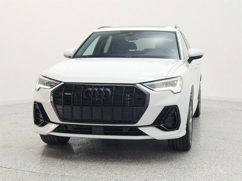 Used 2023 Audi Q3 2.0T Premium Plus w/ Premium Plus Package AWD/4WD image 2