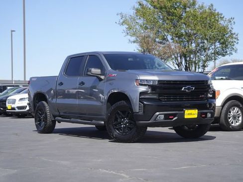 Used 2020 Chevrolet Silverado 1500 LT Trail Boss image 2