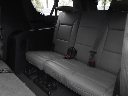 Used 2022 Chevrolet Suburban Z71 w/ Luxury Package image 40