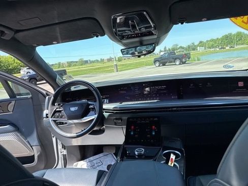 Used 2025 Cadillac Escalade IQ Luxury 2 w/ LPO, Premium Carpet Package AWD/4WD image 49
