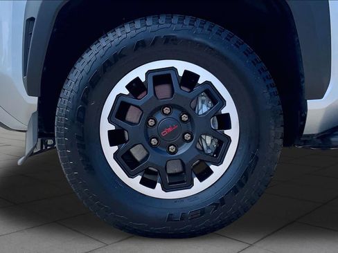 Used 2025 Toyota 4Runner TRD Off-Road Premium AWD/4WD image 11