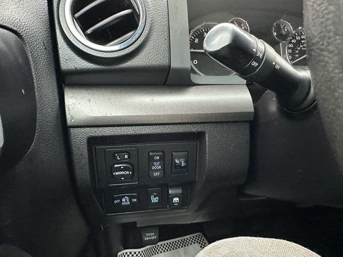 Used 2016 Toyota Tundra SR5 image 18