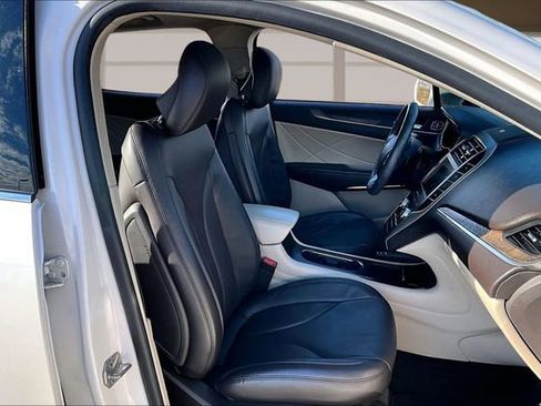 Used 2019 Lincoln MKC Reserve w/ MKC Technology Package image 7