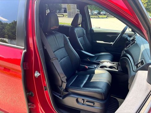 Used 2023 Honda Passport TrailSport image 11