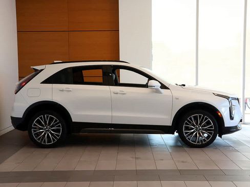 Used 2024 Cadillac XT4 Sport AWD/4WD image 6