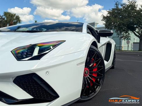 Used 2018 Lamborghini Aventador S image 12