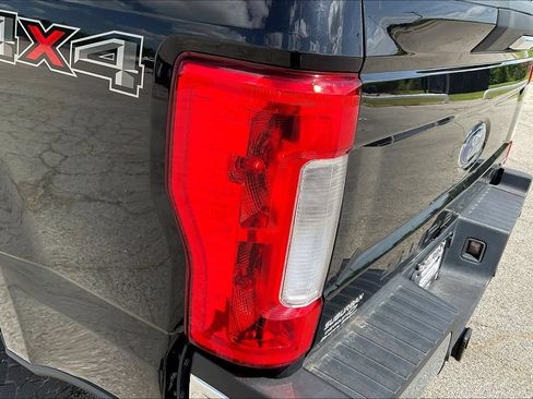 Used 2018 Ford F250 Lariat w/ Lariat Value Package AWD/4WD image 28