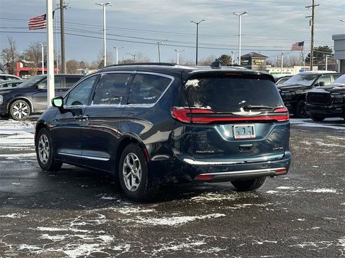 Used 2022 Chrysler Pacifica Limited image 6