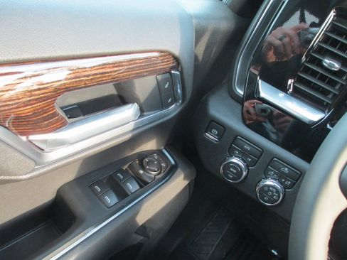 New 2026 GMC Sierra 1500 Elevation image 13