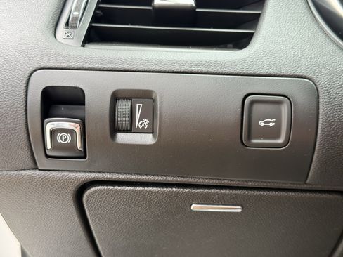 Used 2019 Chevrolet Impala LT image 25