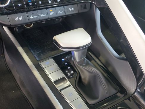 Used 2022 Hyundai Elantra Limited FWD image 29