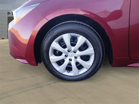 Used 2022 Toyota Corolla LE image 14