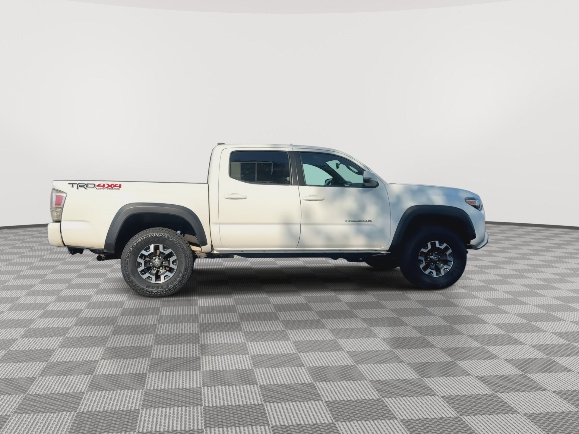 Used 2021 Toyota Tacoma TRD Off-Road w/ Technology Package AWD/4WD image 9
